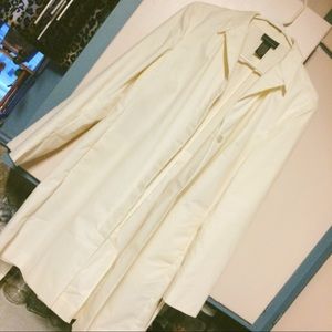 Lightweight trench coat